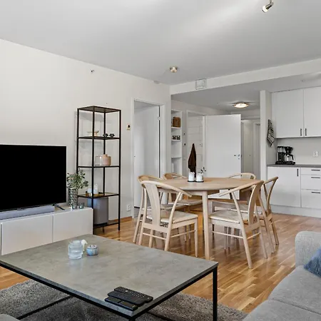 Convenient With Easy Transport Connections Lägenhet *