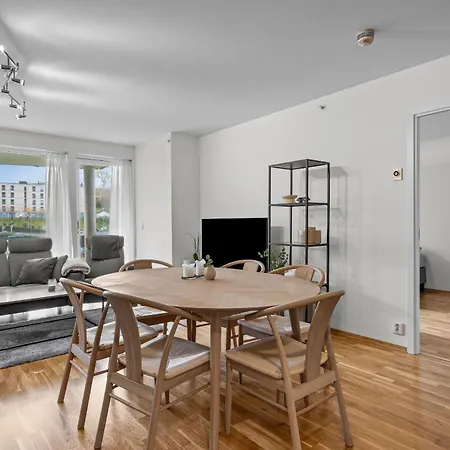 Convenient With Easy Transport Connections Apartment