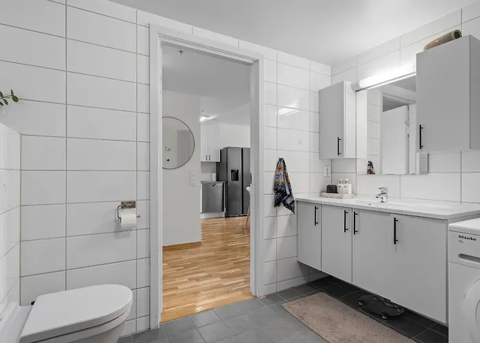 Convenient With Easy Transport Connections Apartment